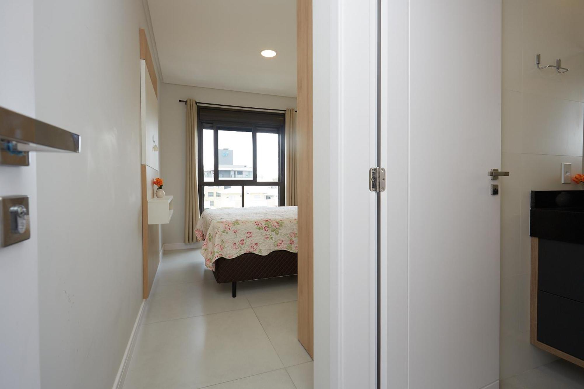 בומבינאס 1087 Apartamento Novo Bem Localizado Com 2 Dormitorios E 2 Vagas De Garagem מראה חיצוני תמונה